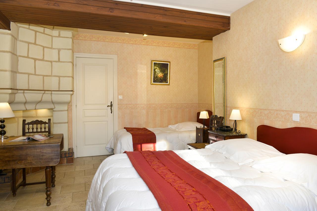 Logis Manoir De La Giraudiere Beaumont-en-Véron Екстериор снимка
